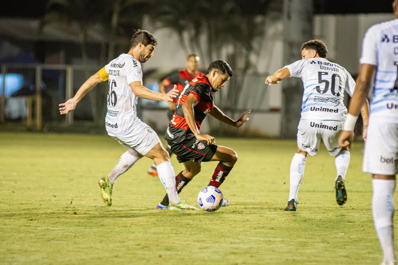 Copa do Brasil: Vitória perde de 3x0 para o Grêmio no Barradão