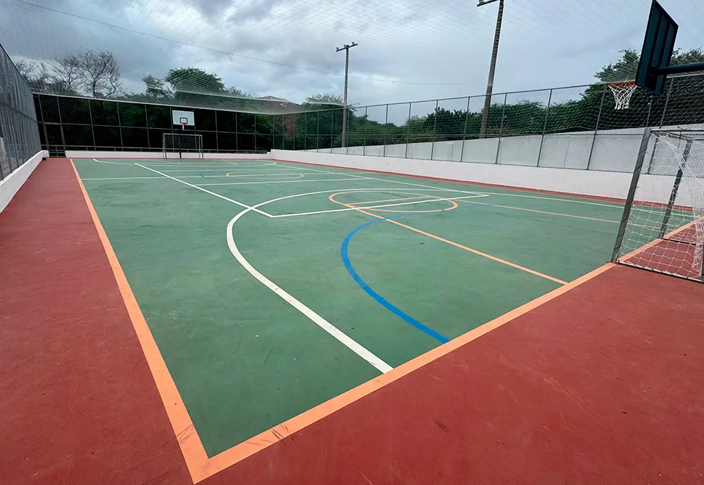 Prefeitura de Brumado entrega quadra requalificada em Cristalândia com grande evento esportivo e cultural