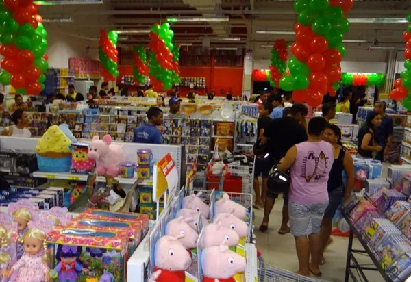 Portaria regulamenta trabalho no comércio durante os feriados