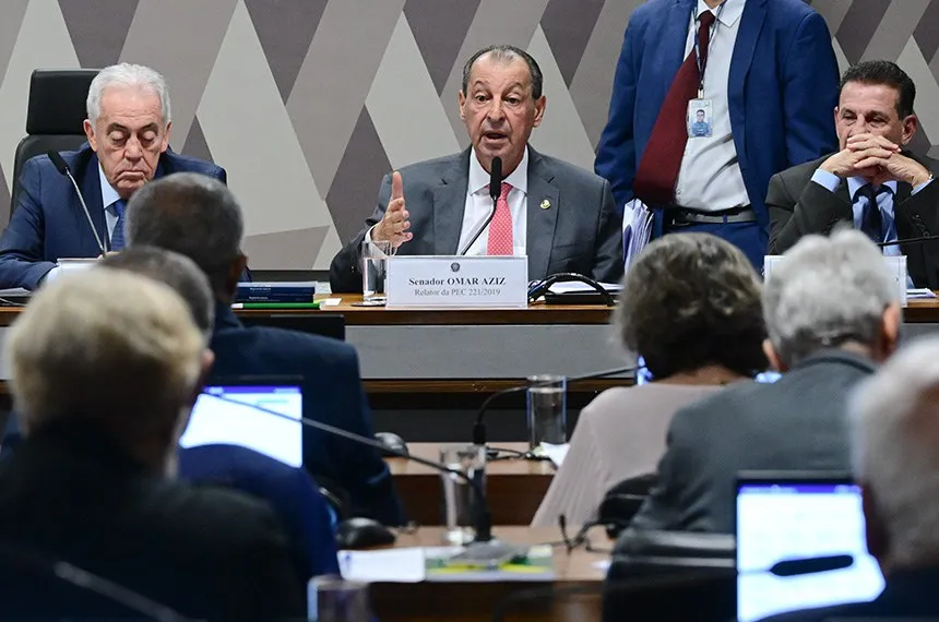 CCJ do Senado aprova fim da escala 6x1, votação vai a plenário