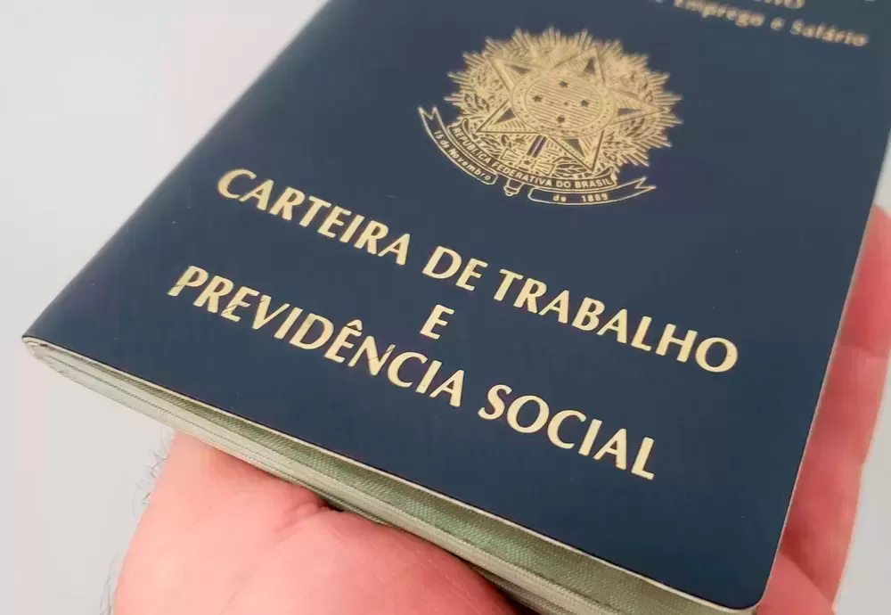 Desemprego cai para 6,9%, menor índice do trimestre desde 2014