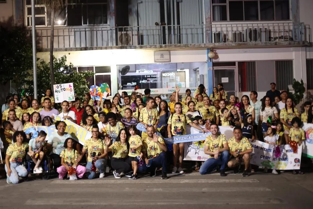 Caminhada do Autismo chama atenção para inclusão e direitos das pessoas com TEA