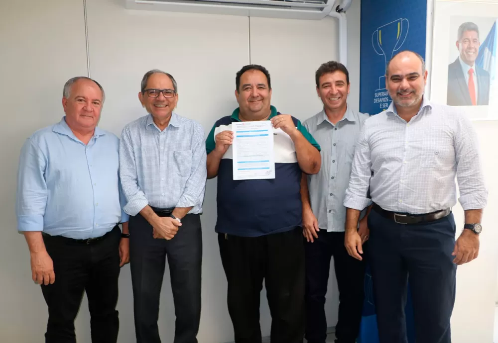 Assinado contrato de financiamento de R$ 2.5 milhões para obras de pavimentação e drenagem em Botuporã