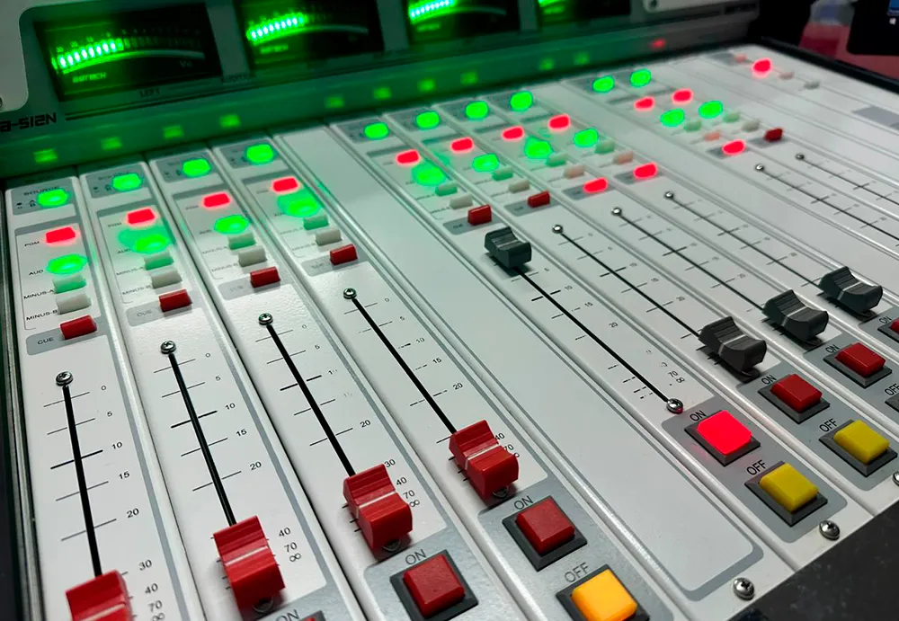 Deputada propõe piso salarial nacional para radialistas de R$ 4.236