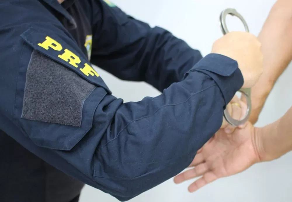 No Dia Internacional da Mulher, PRF prende homem procurado por estupro