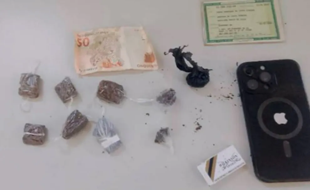 Homem é preso por tráfico de drogas durante ação da Polícia Militar em Guanambi