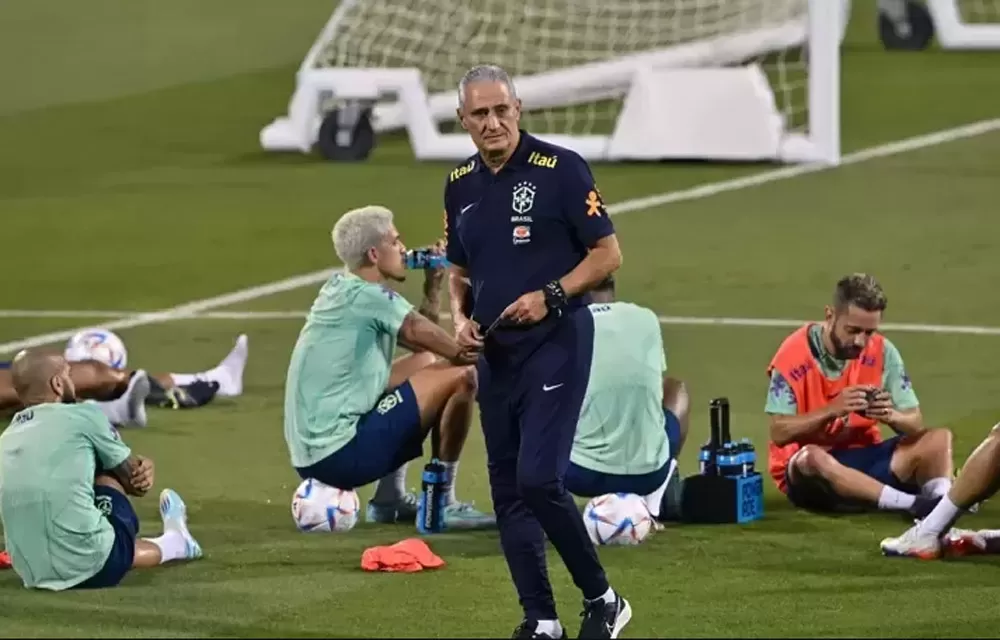 Tite modifica equipe e abre espaço para disputa por posições