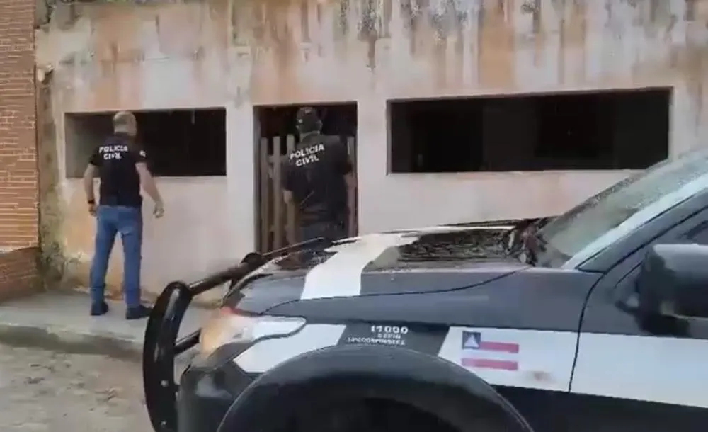 Mulher é alvo de busca e apreensão após desviar R$ 70 mil de colega em Caetanos