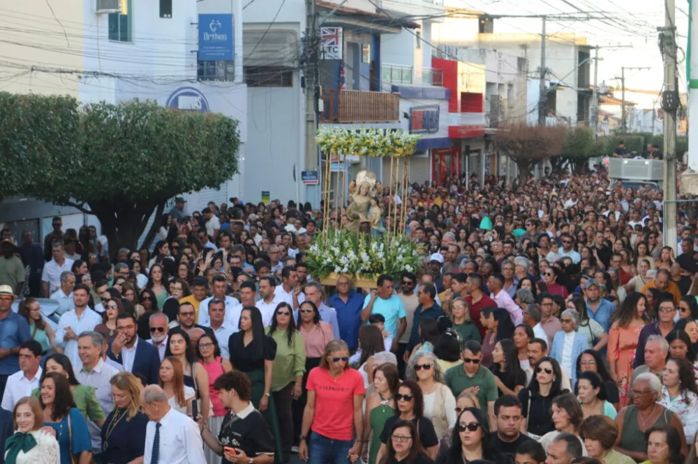 Missa na praça da Catedral celebra Senhora Sant’Ana, Padroeira da diocese de Caetité
