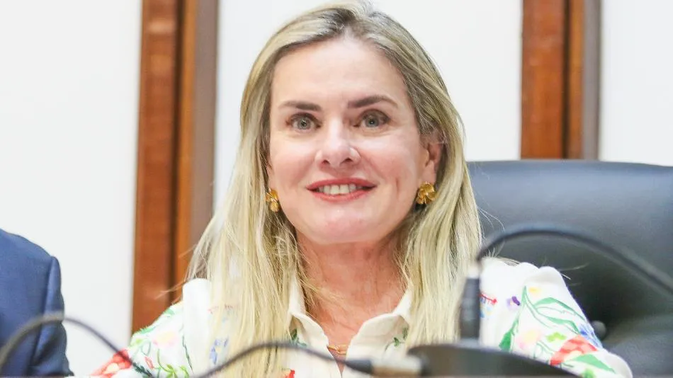 Ivana Bastos parabeniza Caetité e Matina