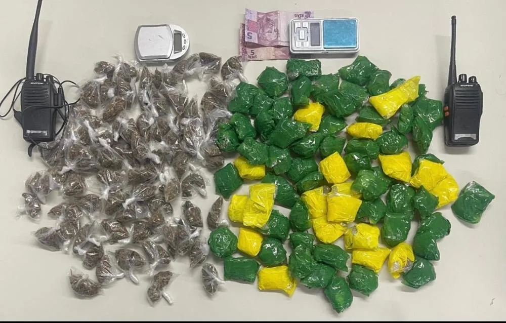 PM prende suspeitos de tráfico em Macaúbas