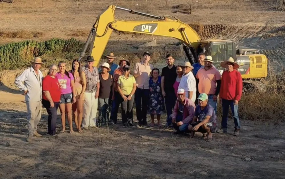 Prefeito de Brumado, Fabrício Abrantes, visita zona rural acompanhado dos vereadores Rubens Araújo e João Vasconcelos