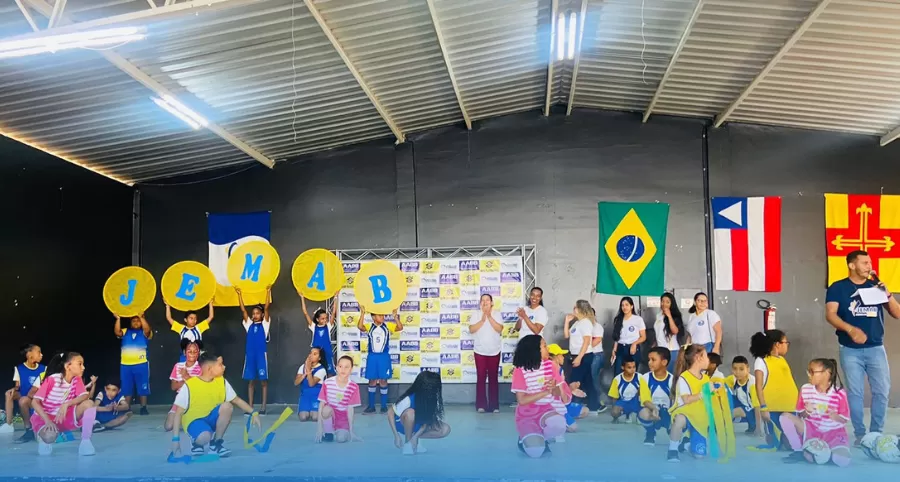 Brumado: Crianças atendidas pela AABB Comunidade deram um show na abertura da JEMAB