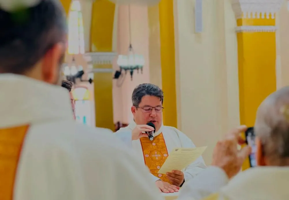 Padre Samuel Neves toma posse como pároco da Paróquia de Nossa Senhora do Livramento