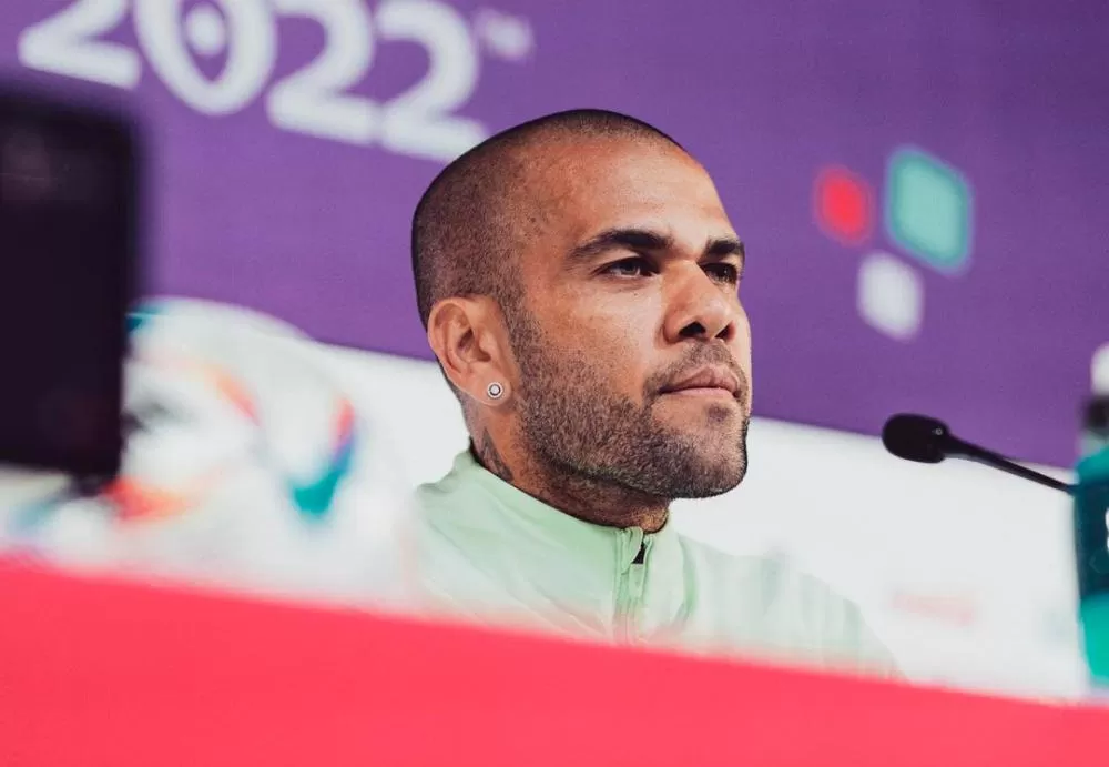 Justiça de Barcelona concede liberdade provisória a Daniel Alves mediante fiança de 1 milhão de euros