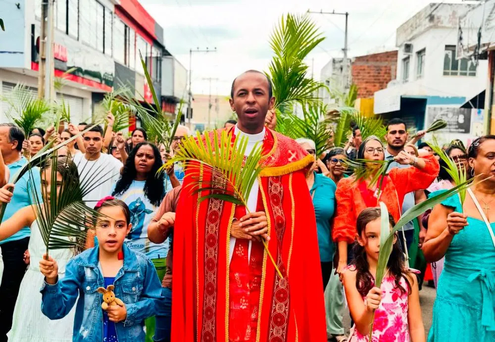 Paróquia Bom Jesus celebra Domingo de Ramos e dá início à Semana Santa em Brumado