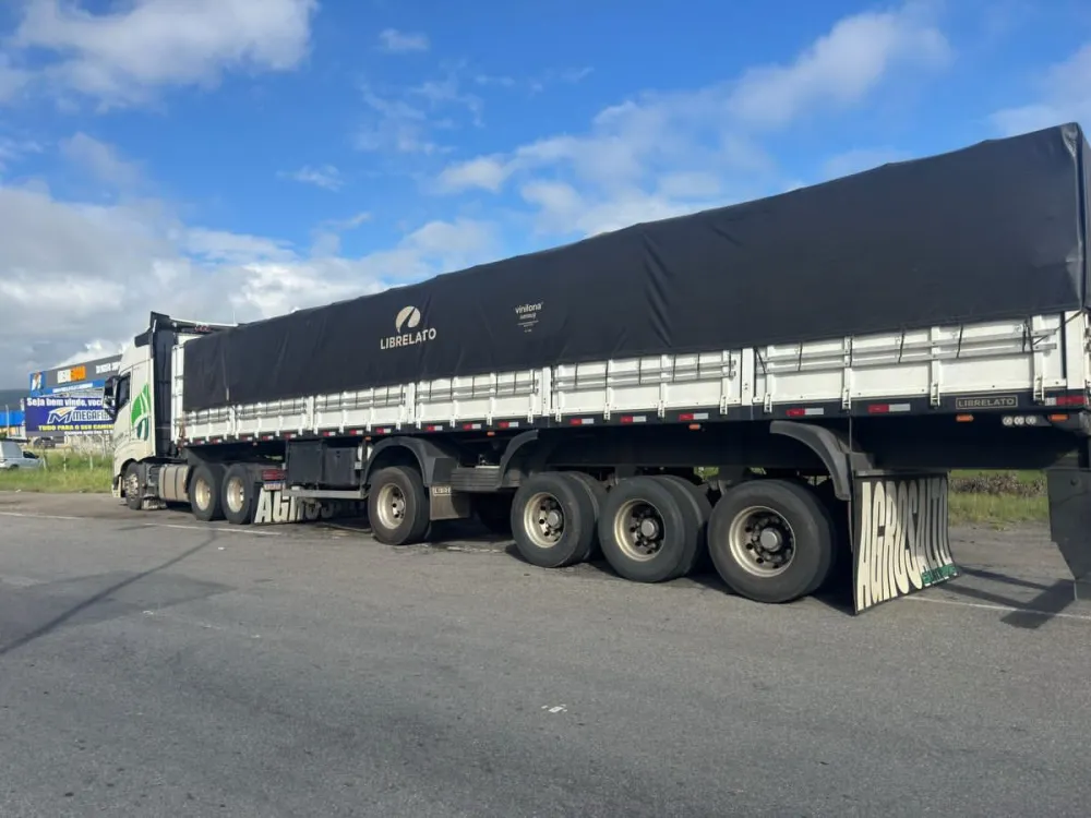 Adab intercepta carga de 40 toneladas de laranja com documentação falsificada na BR-116