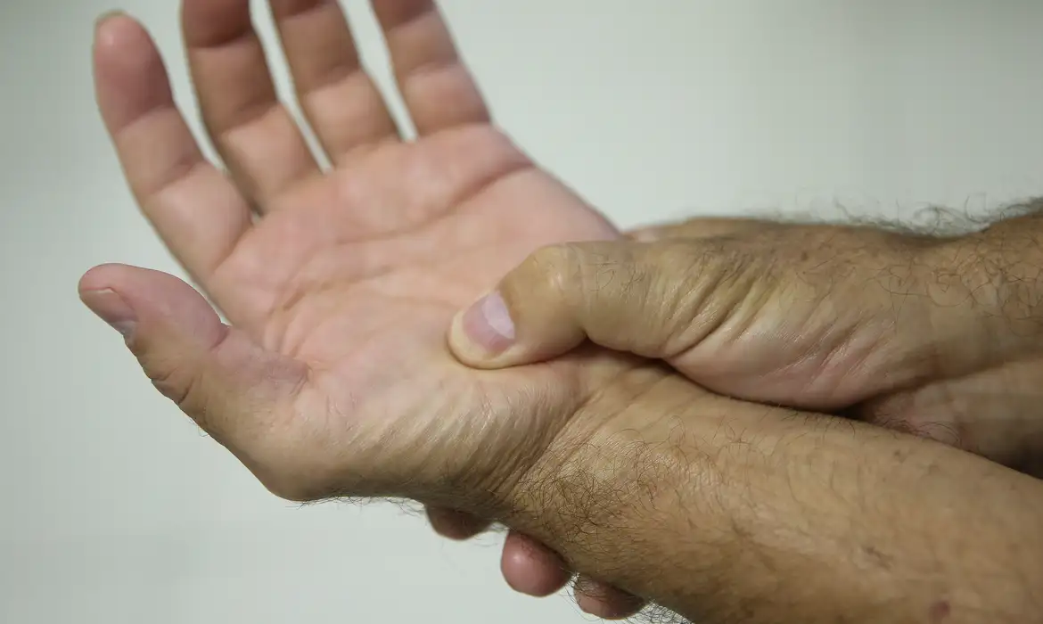 Lei passa a definir fibromialgia como deficiência em todo o país