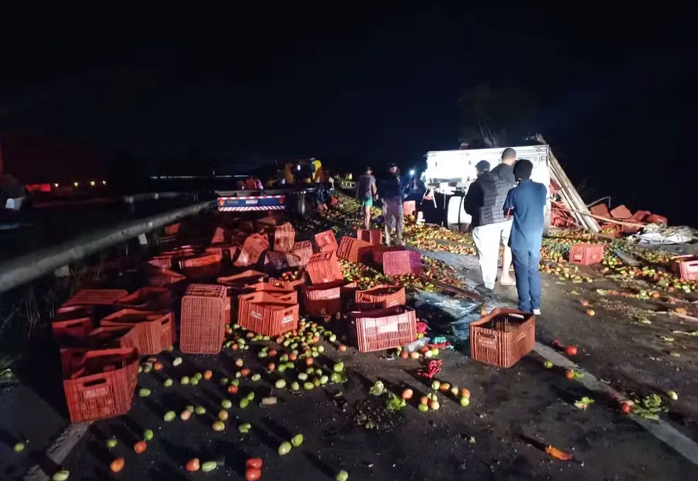 Acidente na BR-116 deixa três mortos e um ferido grave em Feira de Santana