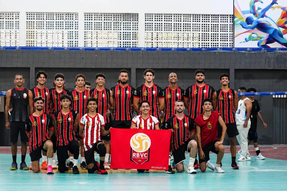 Equipe RBVC de Brumado conquista vice-campeonato interestadual de voleibol em Ilhéus