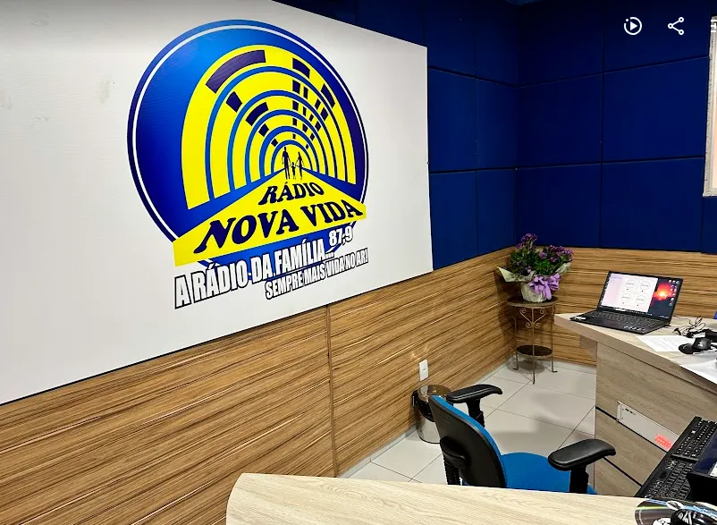 Candidato a prefeito de Brumado, Professor Cláudio Leite se retira de entrevista na rádio Nova Vida