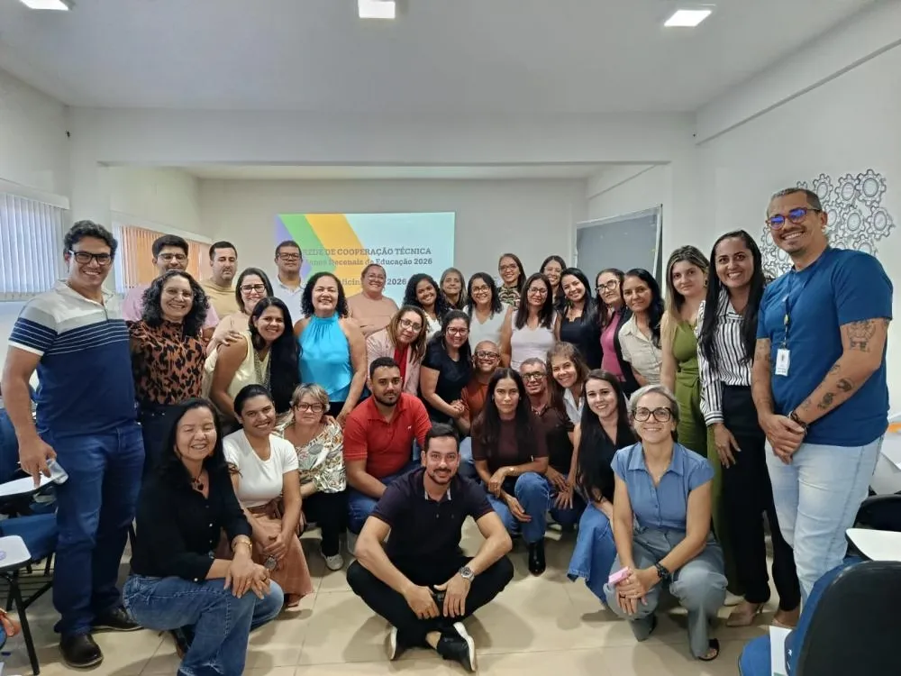 Equipe de Brumado participa de formação para elaboração do novo Plano Municipal de Educação
