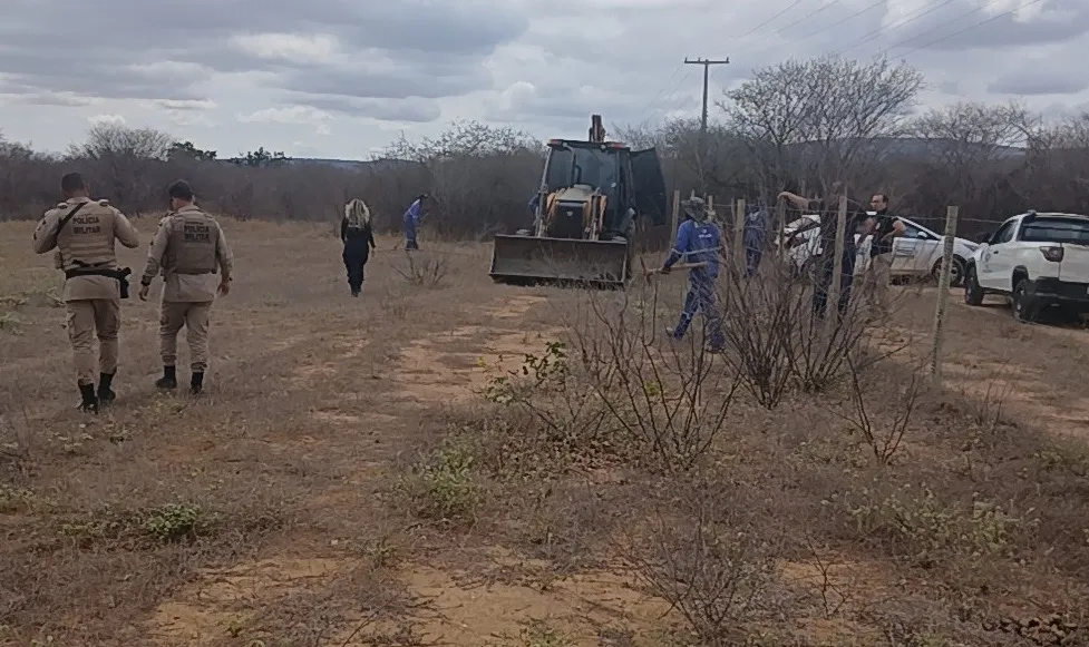 Ação de combate a fraudes da Embasa retira ligações clandestinas de água nas cidades de Brumado e Livramento de Nossa Senhora