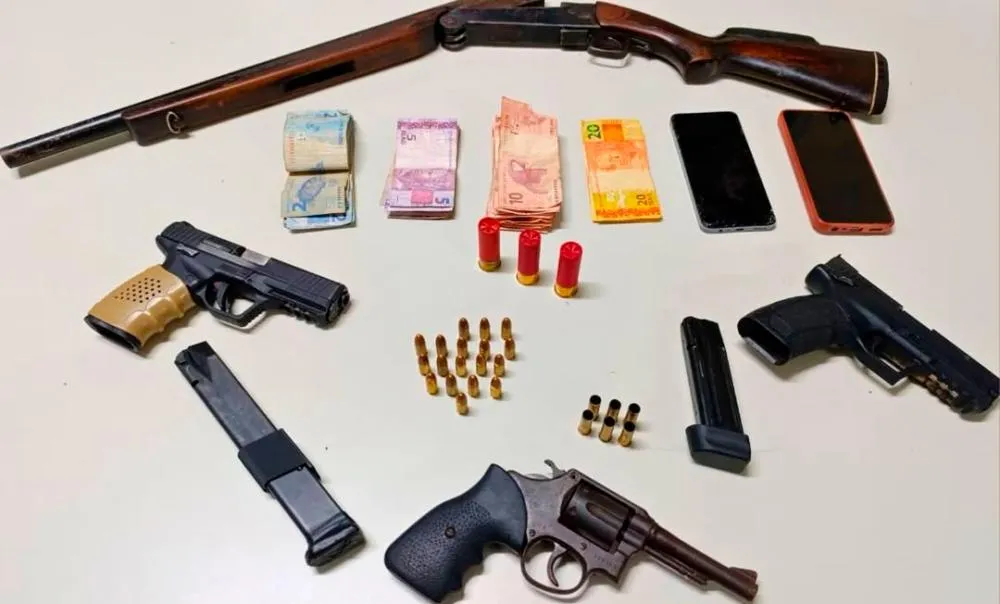 Suspeitos morrem após troca de tiros com policiais em Jaguaquara