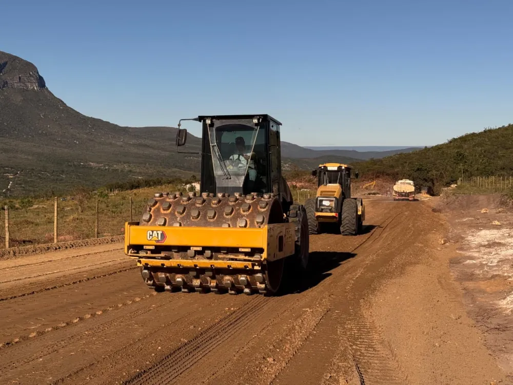 Intervenção viária entre Abaíra e BA-148 avança e já supera metade da obra concluída