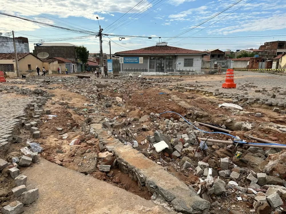 Prefeitura de Brumado segue trabalhando para tentar normalizar todos os transtornos causados pela forte chuva da semana passada