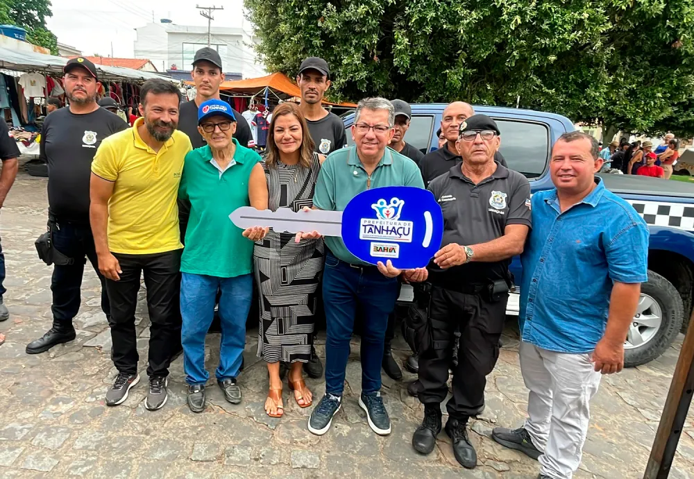 Valdemir Gondim apresenta equipe da Guarda Municipal e nova viatura em Tanhaçu