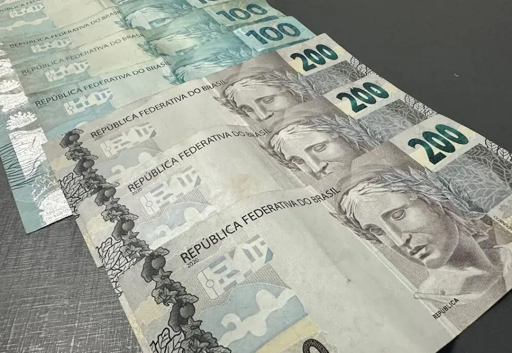 Retiradas da poupança superam depósitos em R$ 7,15 bilhões em julho