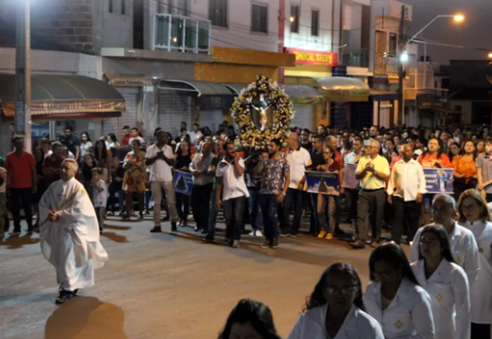 Com praça lotada, Malhada de Pedras encerra festa ao Senhor Bom Jesus