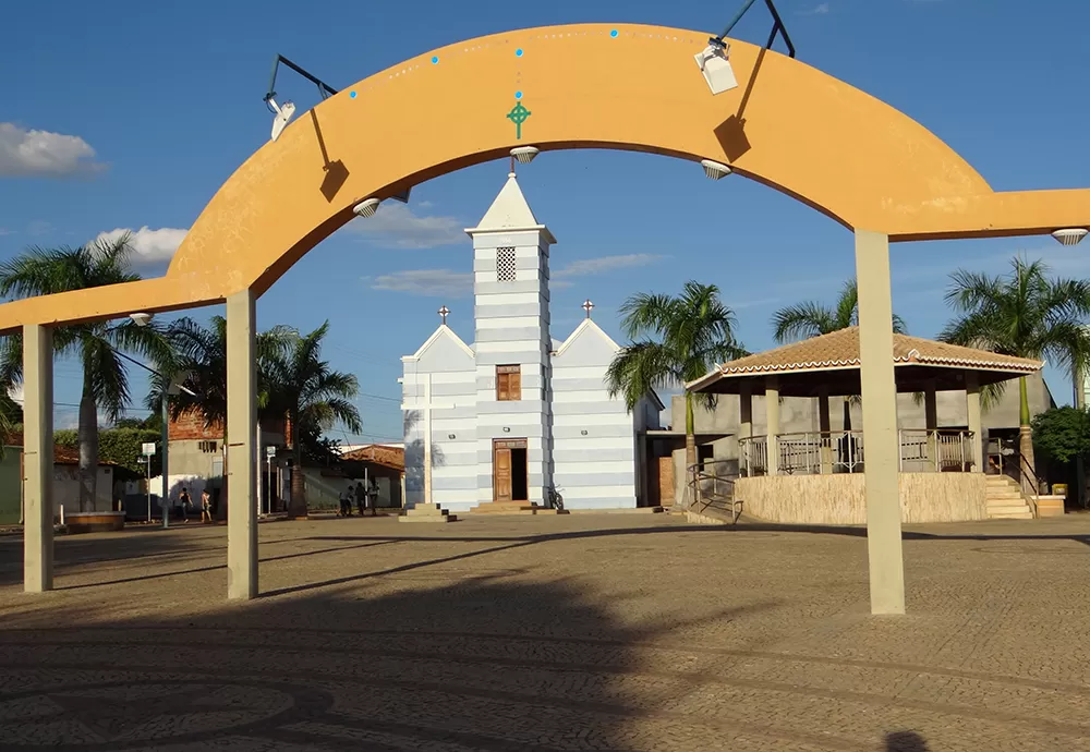 Contas da Prefeitura de Lagoa Real de 2022 são aprovadas com ressalvas pelo Tribunal de Contas dos Municípios