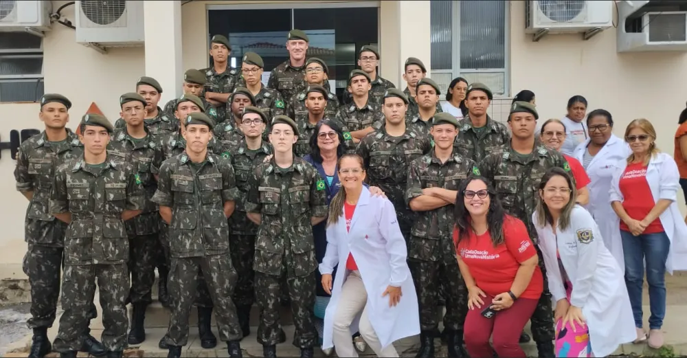 Atiradores do Tiro de Guerra 06-024 participam de campanha de doação de sangue em Brumado