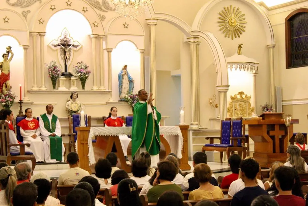 Comunidade participa da 3ª Noite do Setenário de São Sebastião na Paróquia Bom Jesus