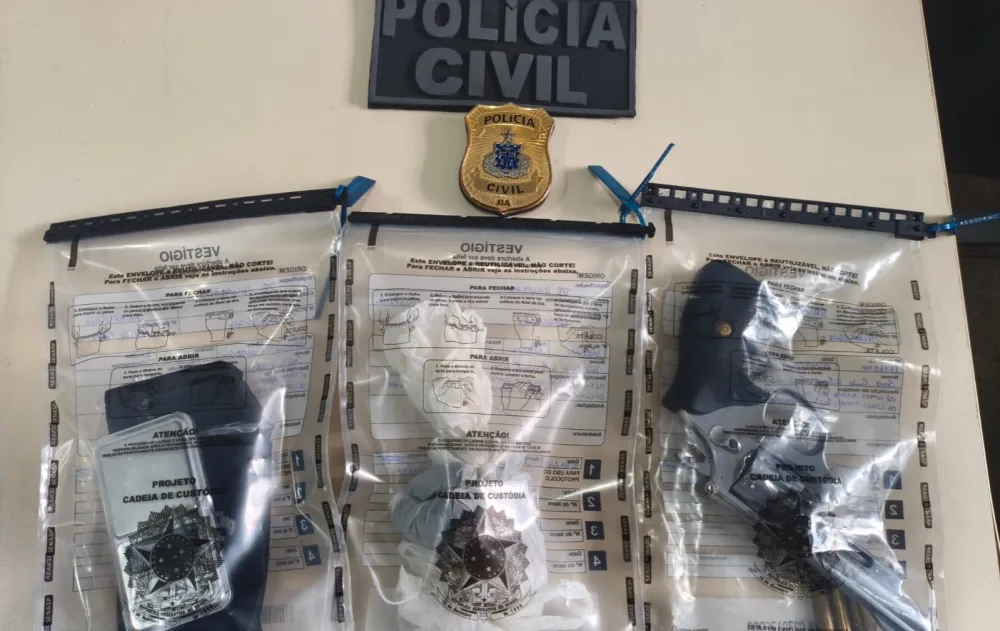 Drogas e arma de fogo de calibre restrito são apreendidas pela Polícia Civil em Brumado