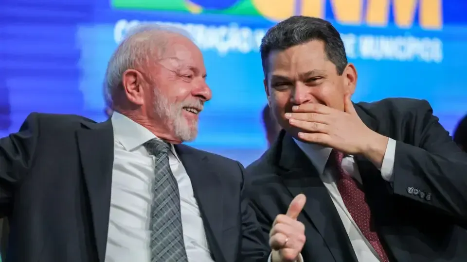 Após encontro com Lula, Davi diz que ‘diálogo foi restabelecido’
