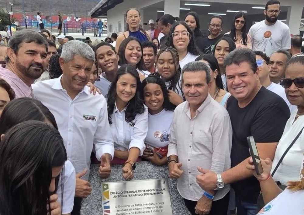 Marquinho Viana acompanha Jerônimo Rodrigues em inauguração de escola e anúncios de novos investimentos em Iramaia