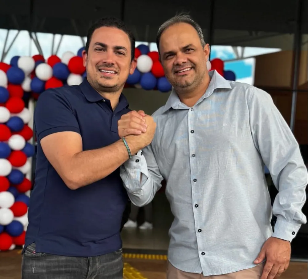 Prefeito de Ituaçu, Phellipe Brito, é reeleito por aclamação como presidente da Policlínica Regional de Brumado