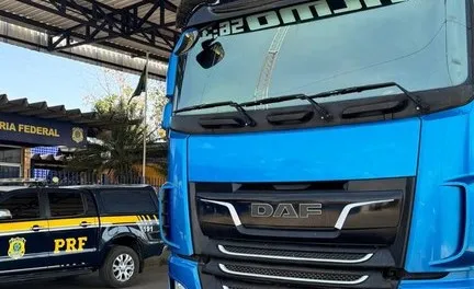 PRF apreende caminhão com placa clonada e drogas durante fiscalização na BR-242, em Barreiras