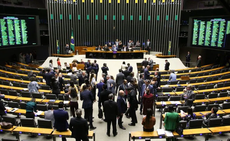 Câmara dos Deputados aprova novo limite de enquadramento para microempreendedor individual e inclui perdão de dívidas