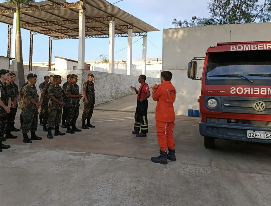 Tiro de Guerra de Brumado participa de instruções com o Corpo de Bombeiros Militar