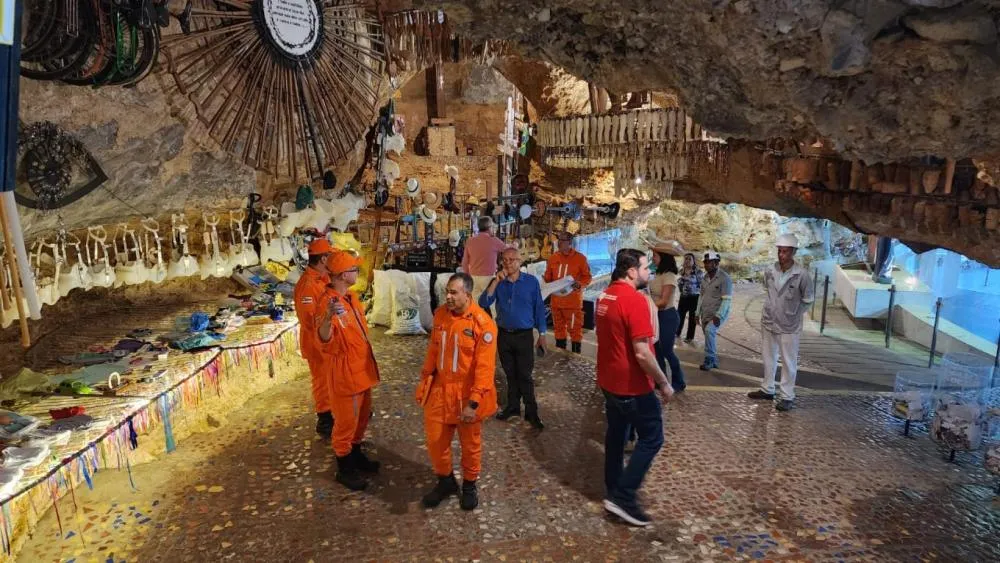 Bombeiros realizam encontro para tratar sobre a gruta de Bom Jesus da Lapa