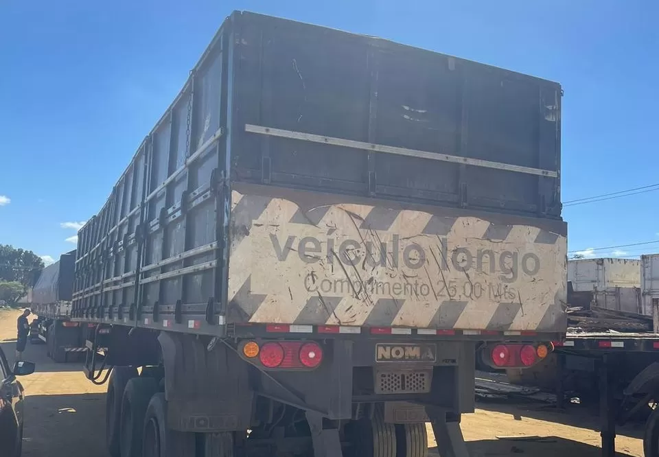 Dono de oficina é flagrado com carreta roubada em MG