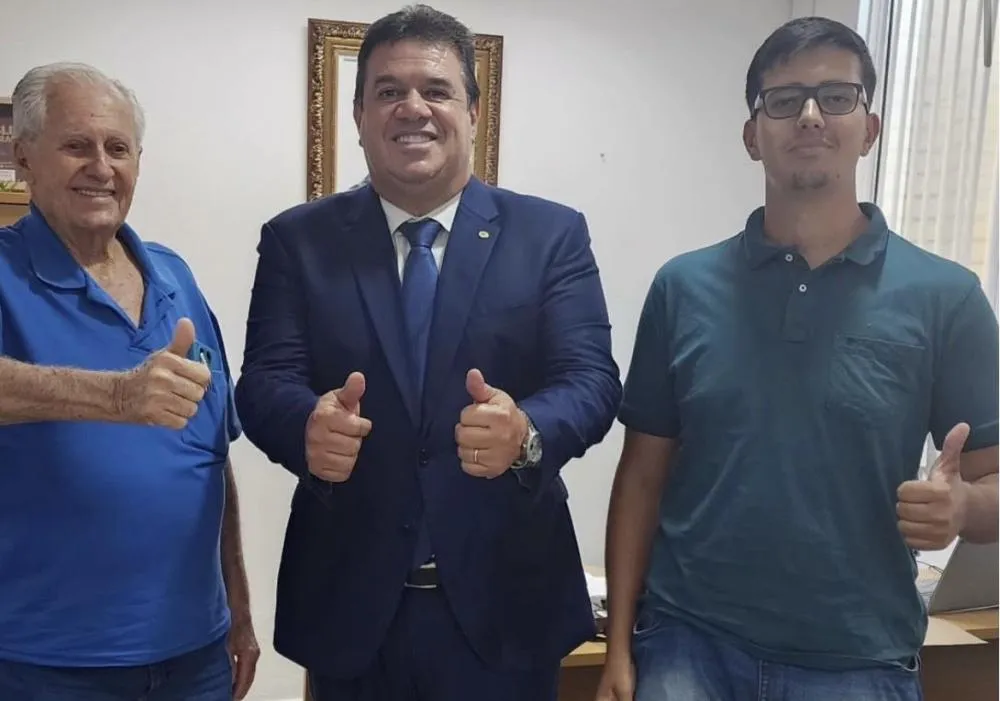 Marquinho Viana recebe presidente da Câmara de Barra da Estiva em seu gabinete na ALBA