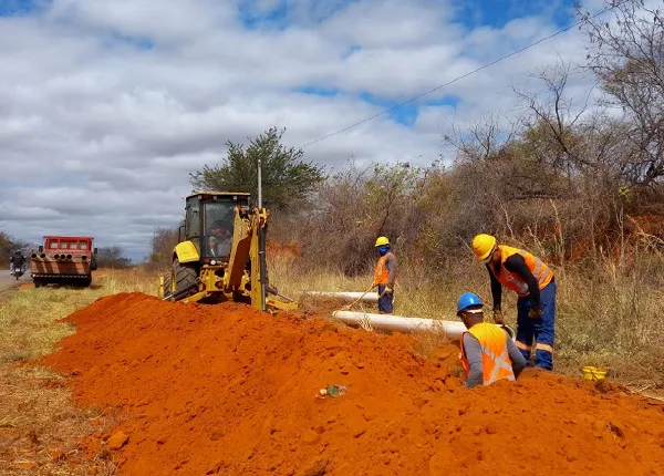 Ibiassucê: implantação de adutora que vai trazer água do São Francisco foi iniciada
