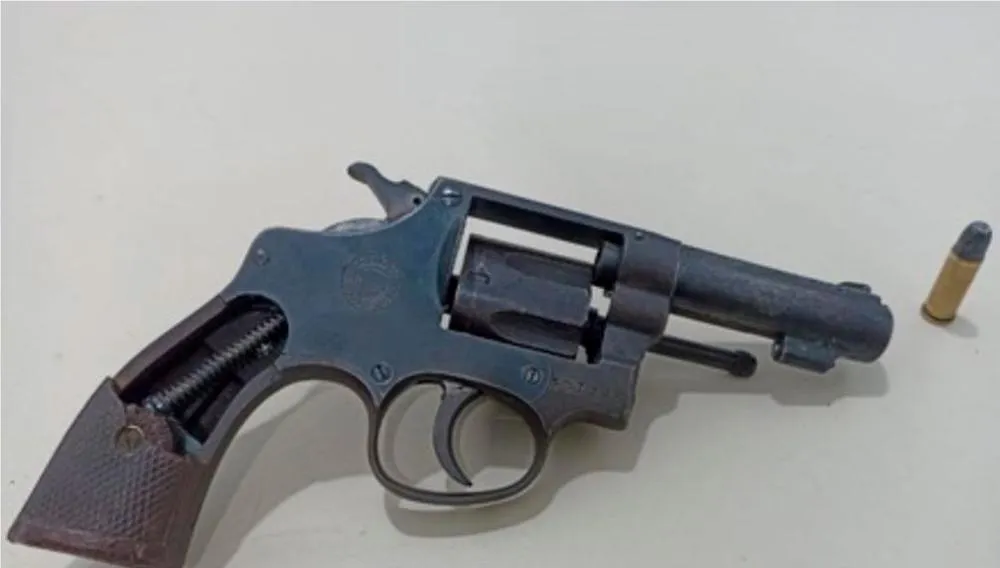 Polícia apreende arma de fogo durante diligência na zona rural de Encruzilhada