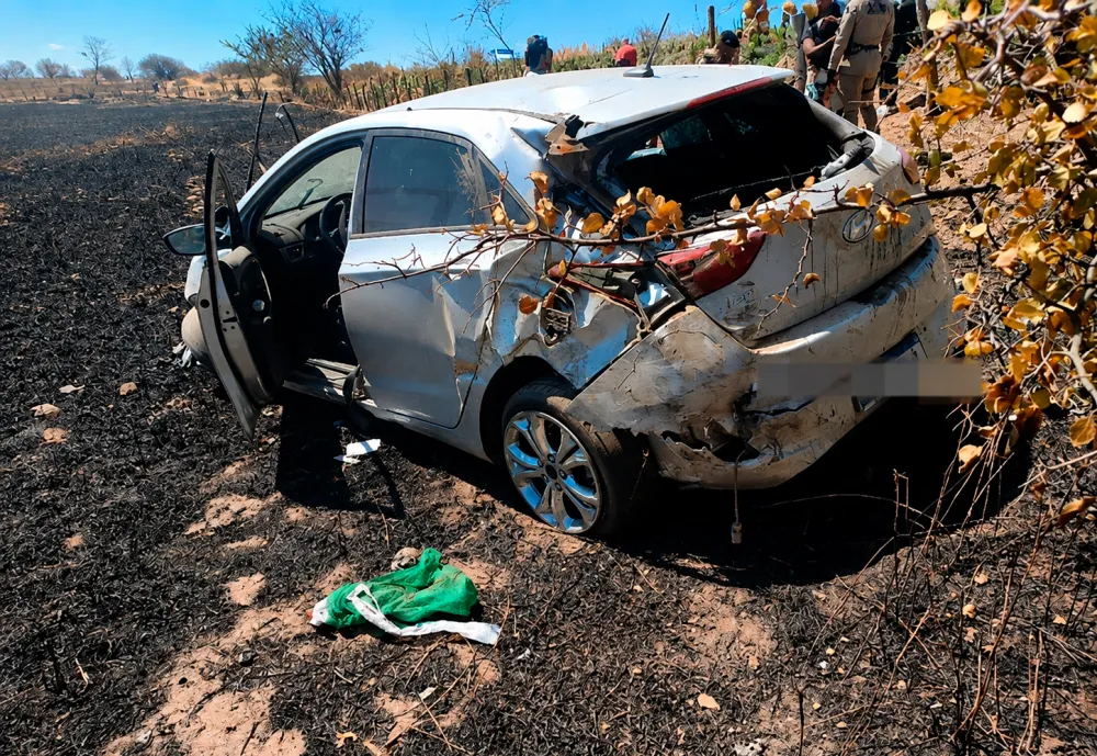 Motorista fica ferida após capotamento de carro na zona rural de Palmas de Monte Alto