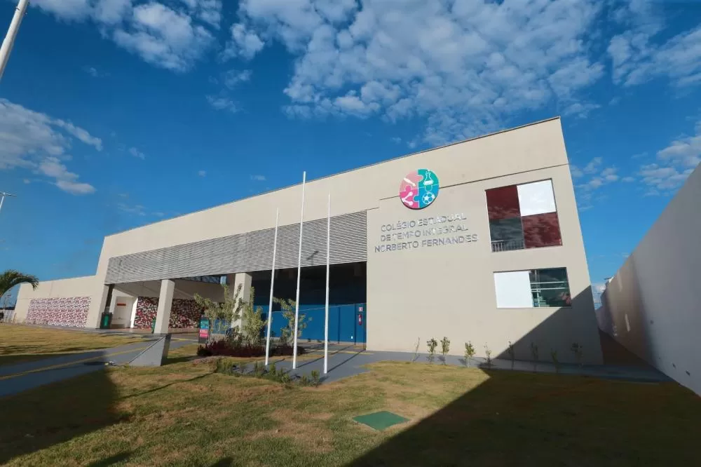 Em Caculé, Governo do Estado entrega requalificação em rodovia e nova escola